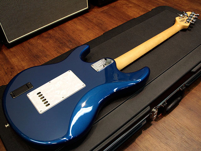 Music Man Silhouette Special Blue Pearl  3