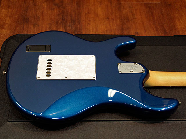 Music Man Silhouette Special Blue Pearl  4