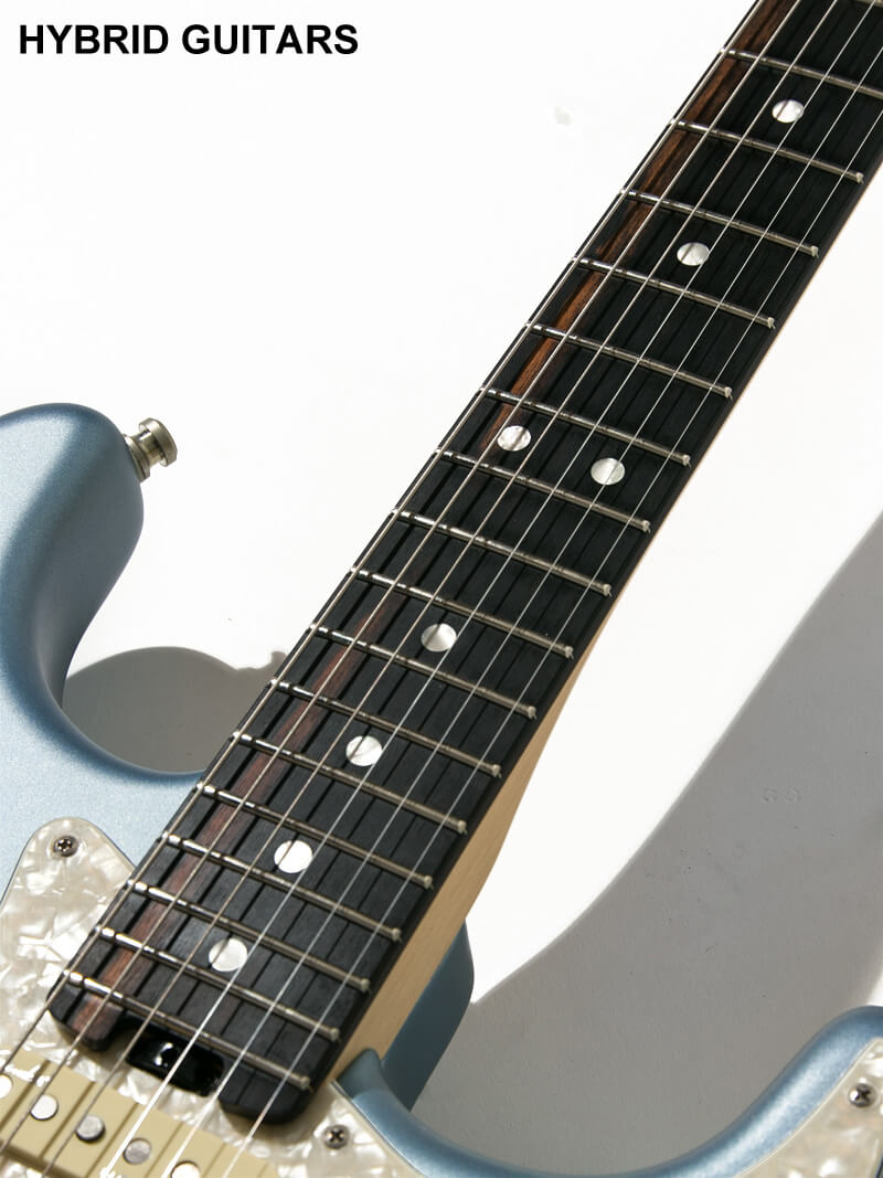 Fender American Elite Stratocaster Satin Ice Blue Metallic 13