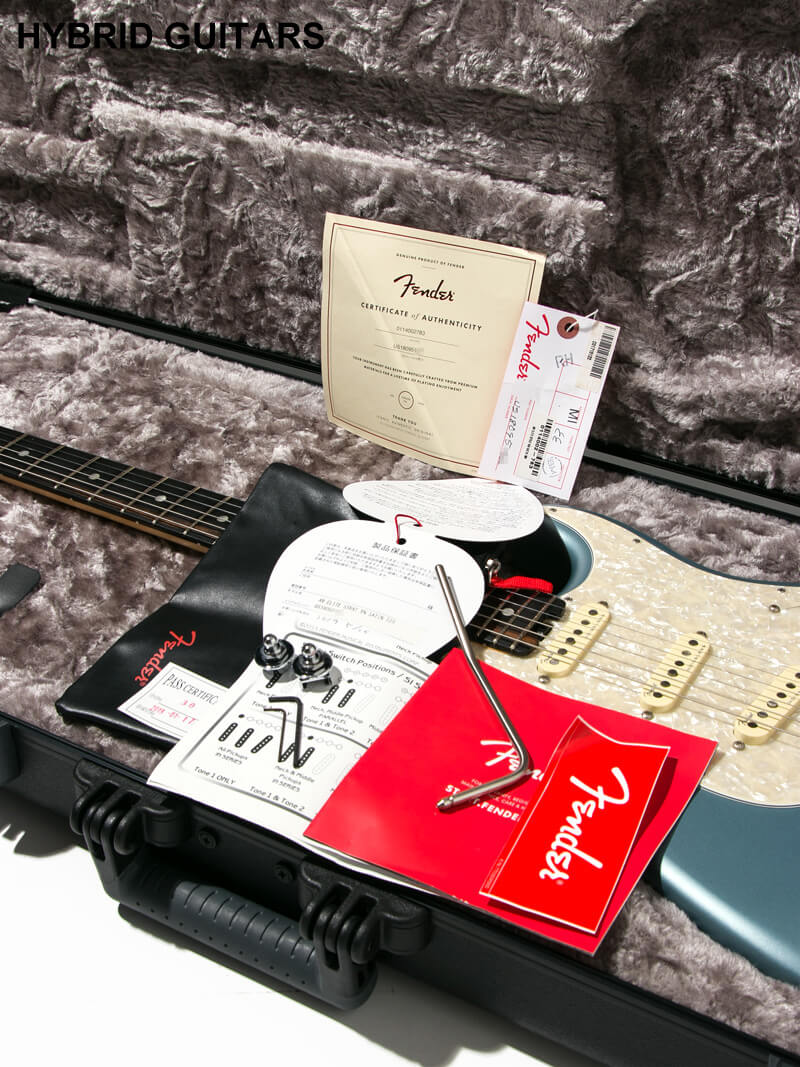 Fender American Elite Stratocaster Satin Ice Blue Metallic 14