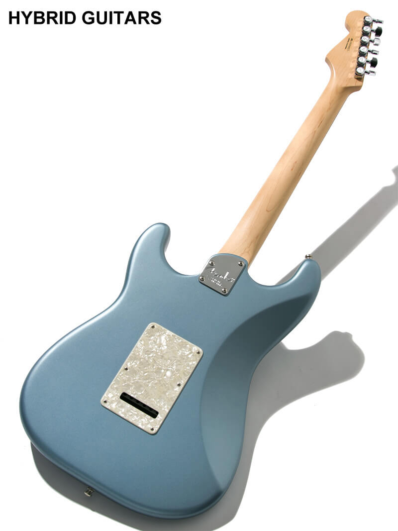 Fender American Elite Stratocaster Satin Ice Blue Metallic 2
